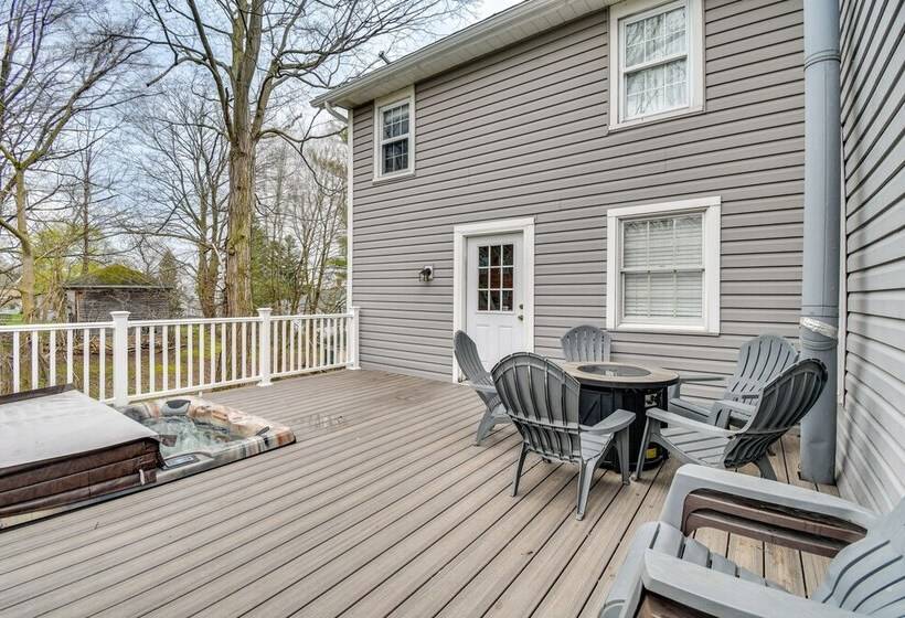 Lakefront Cayuga Retreat W/ Private Deck & Hot Tub