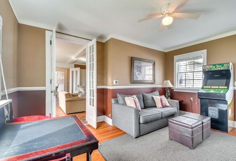 Lakefront Cayuga Retreat W/ Private Deck & Hot Tub