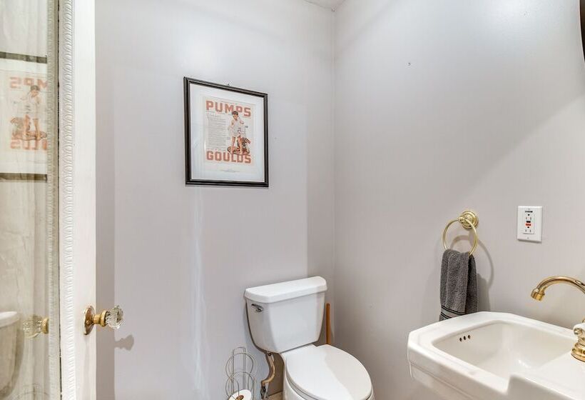 Lakefront Cayuga Retreat W/ Private Deck & Hot Tub