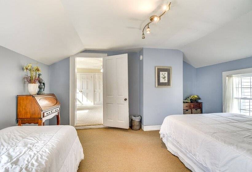 Lakefront Cayuga Retreat W/ Private Deck & Hot Tub