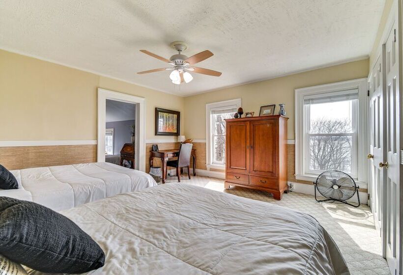 Lakefront Cayuga Retreat W/ Private Deck & Hot Tub