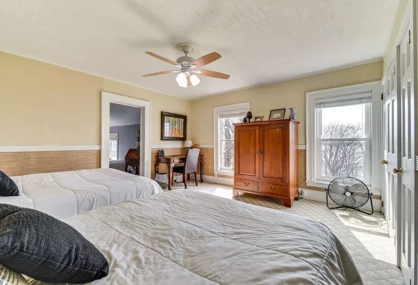 Lakefront Cayuga Retreat W/ Private Deck & Hot Tub