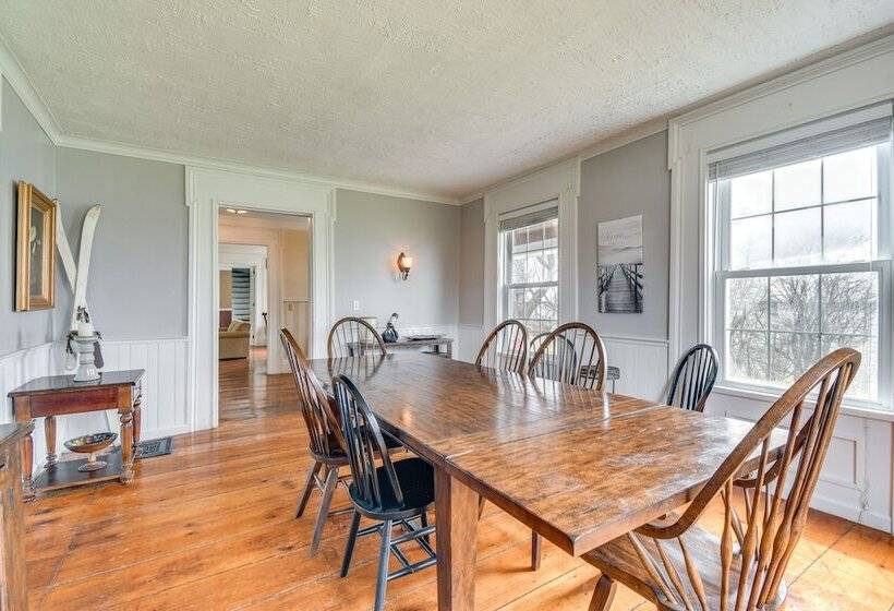 Lakefront Cayuga Retreat W/ Private Deck & Hot Tub