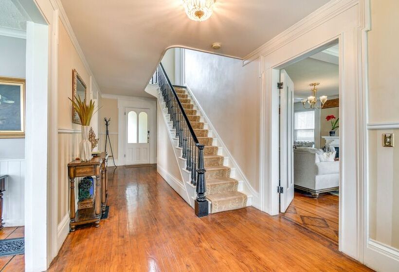 Lakefront Cayuga Retreat W/ Private Deck & Hot Tub