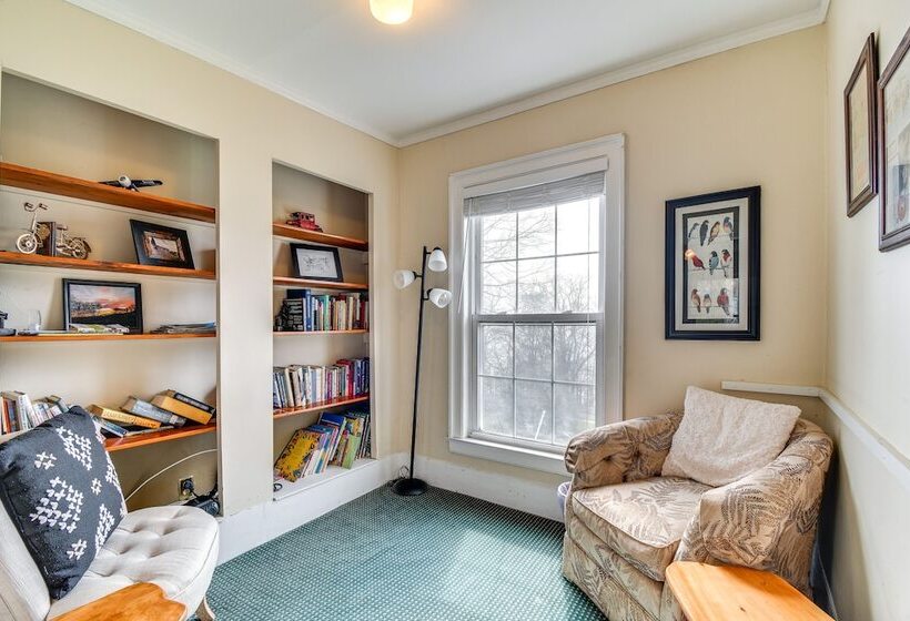 Lakefront Cayuga Retreat W/ Private Deck & Hot Tub