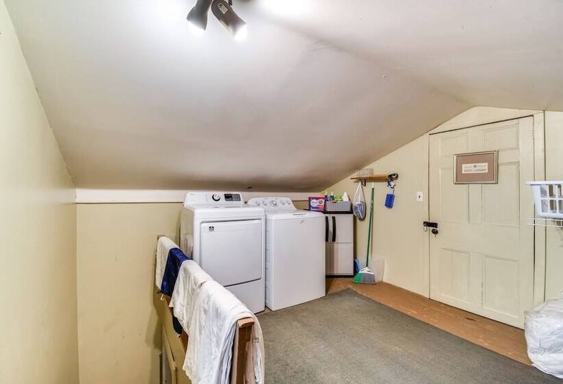 Lakefront Cayuga Retreat W/ Private Deck & Hot Tub