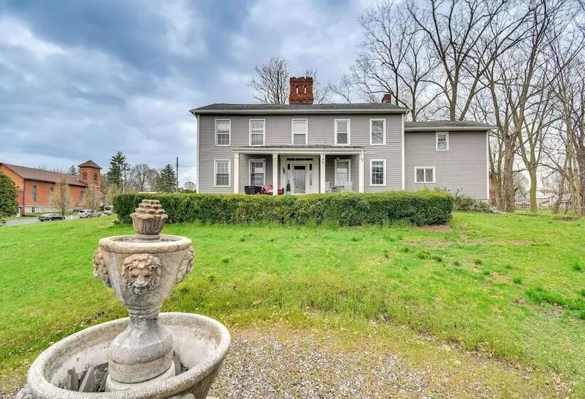 Lakefront Cayuga Retreat W/ Private Deck & Hot Tub