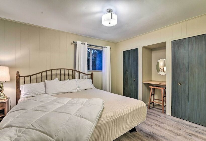 Lakefront Forestville Paradise W/ Private Beach!