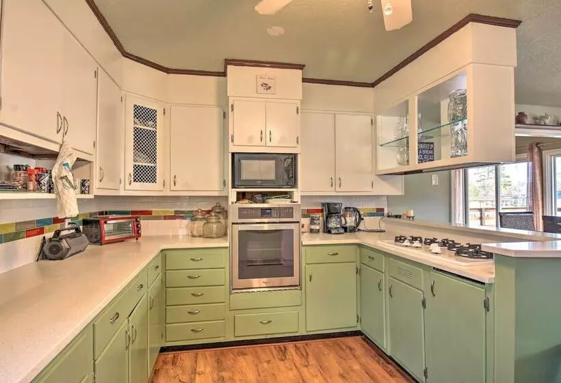 Updated Deck & Dock: Lakefront Home In Hot Springs