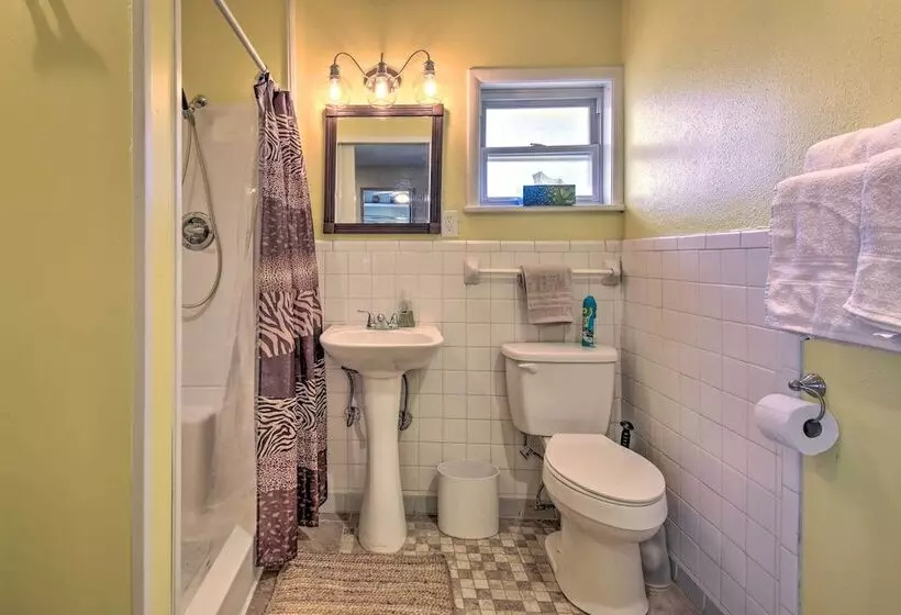 Updated Deck & Dock: Lakefront Home In Hot Springs