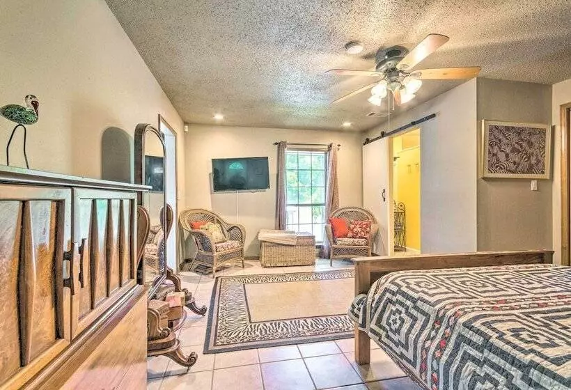 Updated Deck & Dock: Lakefront Home In Hot Springs