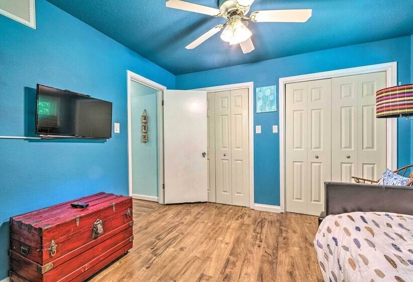 Updated Deck & Dock: Lakefront Home In Hot Springs