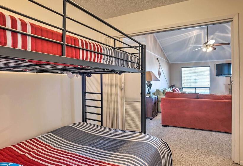 Lakefront Livingston Home W/ Grill & Views!