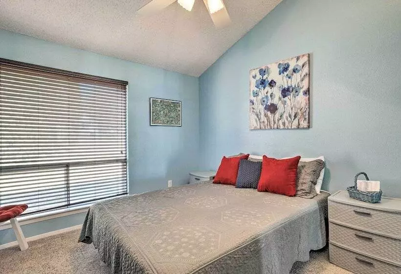 Lakefront Livingston Home W/ Grill & Views!