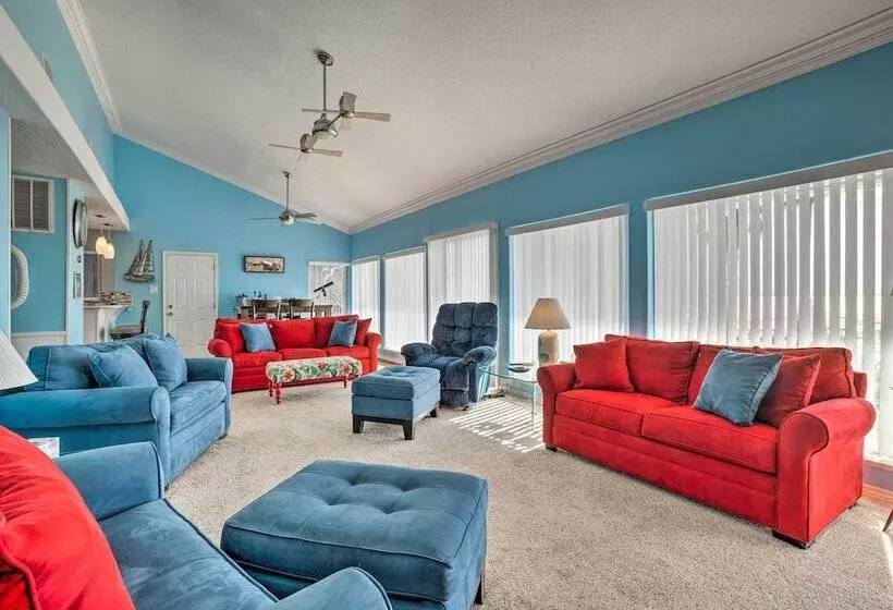 Lakefront Livingston Home W/ Grill & Views!