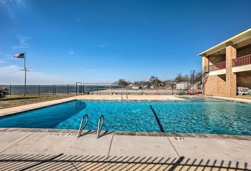 Lakefront Livingston Home W/ Grill & Views!