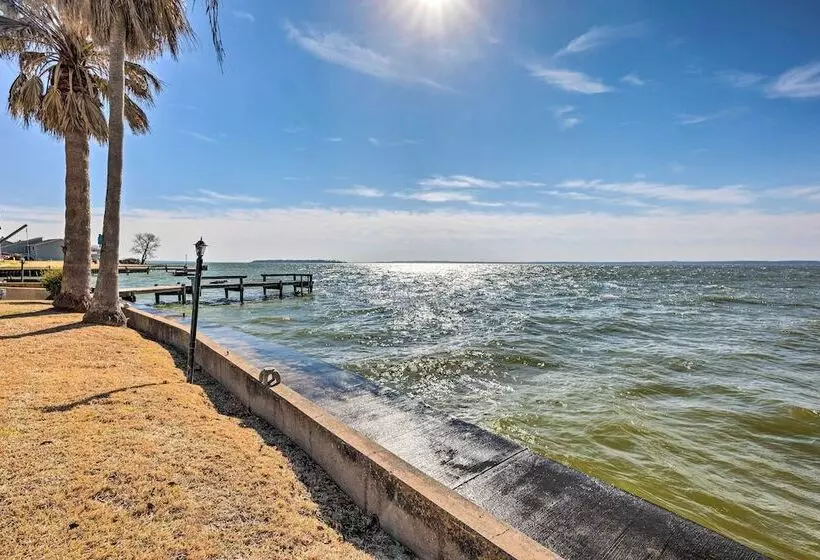 Lakefront Livingston Home W/ Grill & Views!