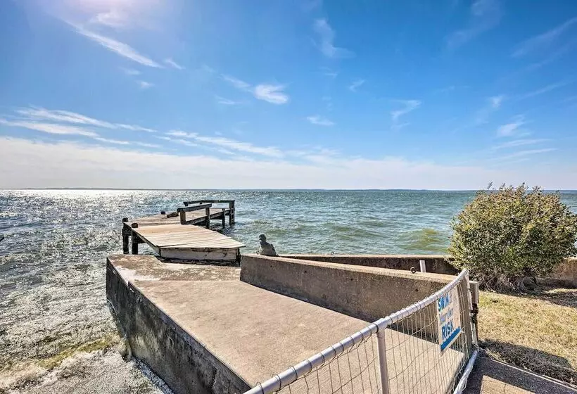 Lakefront Livingston Home W/ Grill & Views!