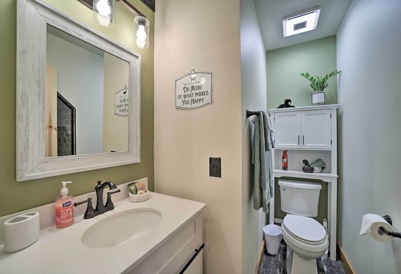 Luxe Log Cabin W/ Modern Finishes & Mtn Views