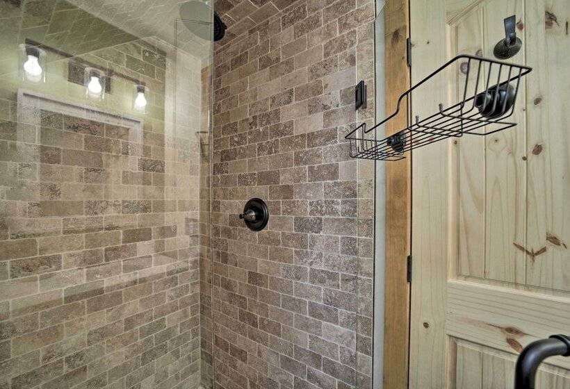 Luxe Log Cabin W/ Modern Finishes & Mtn Views