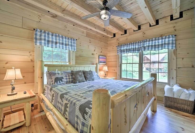 Luxe Log Cabin W/ Modern Finishes & Mtn Views