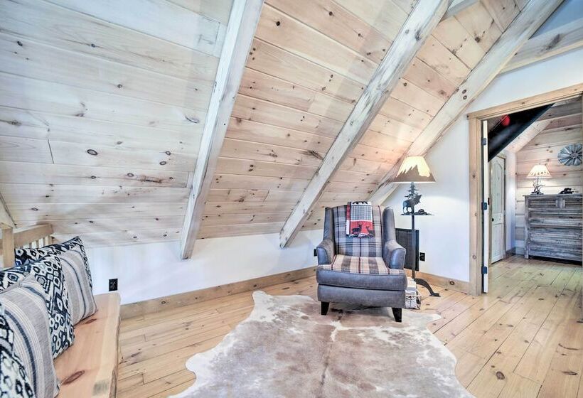 Luxe Log Cabin W/ Modern Finishes & Mtn Views