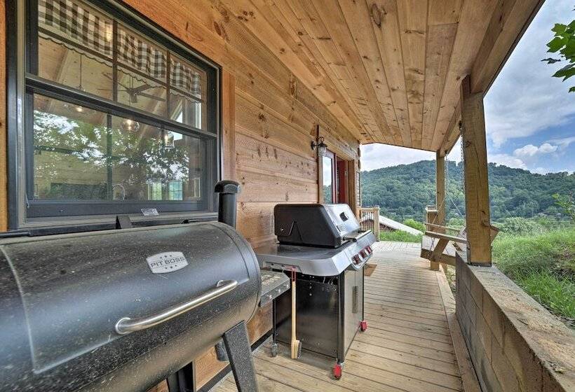 Luxe Log Cabin W/ Modern Finishes & Mtn Views