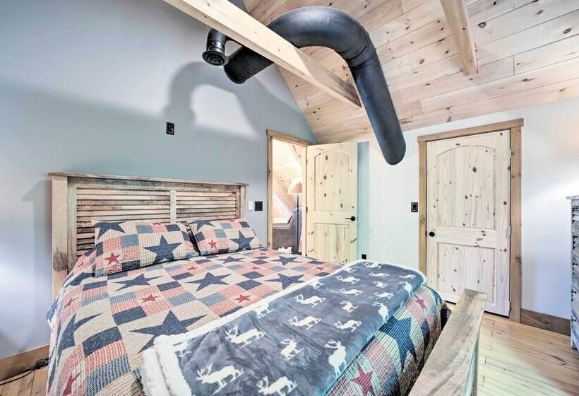 Luxe Log Cabin W/ Modern Finishes & Mtn Views