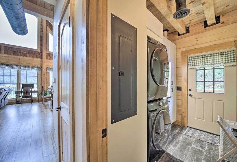 Luxe Log Cabin W/ Modern Finishes & Mtn Views