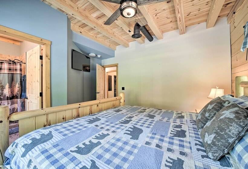 Luxe Log Cabin W/ Modern Finishes & Mtn Views