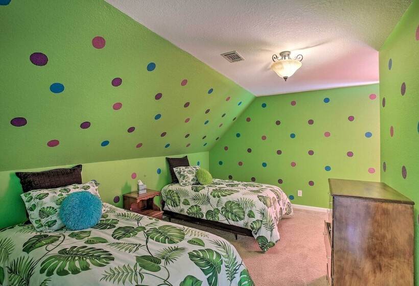 Luxury Scottsville Retreat On 10 Acres!