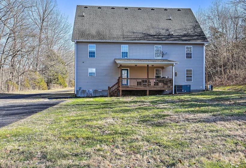 Luxury Scottsville Retreat On 10 Acres!