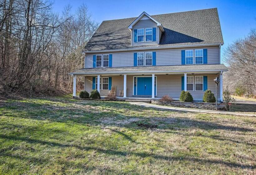 Luxury Scottsville Retreat On 10 Acres!