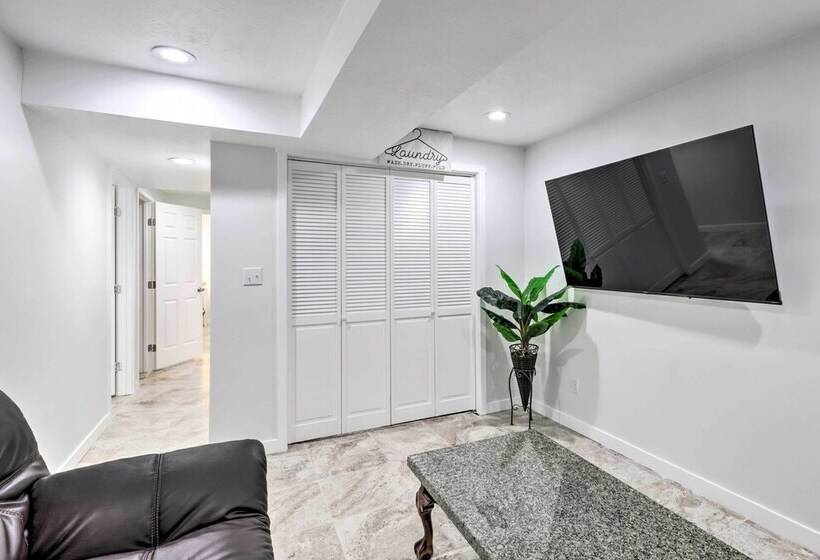 Magna Home, Near Great Salt Lake State Park!