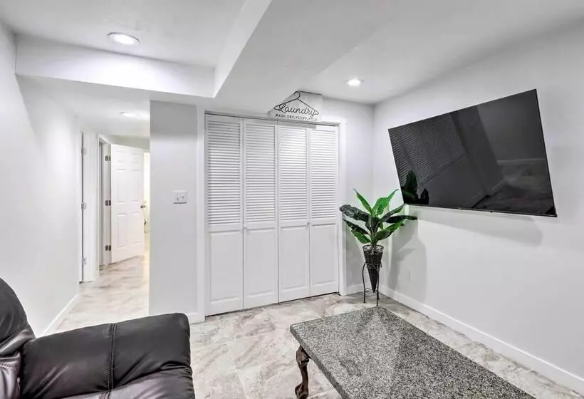 Magna Home, Near Great Salt Lake State Park!