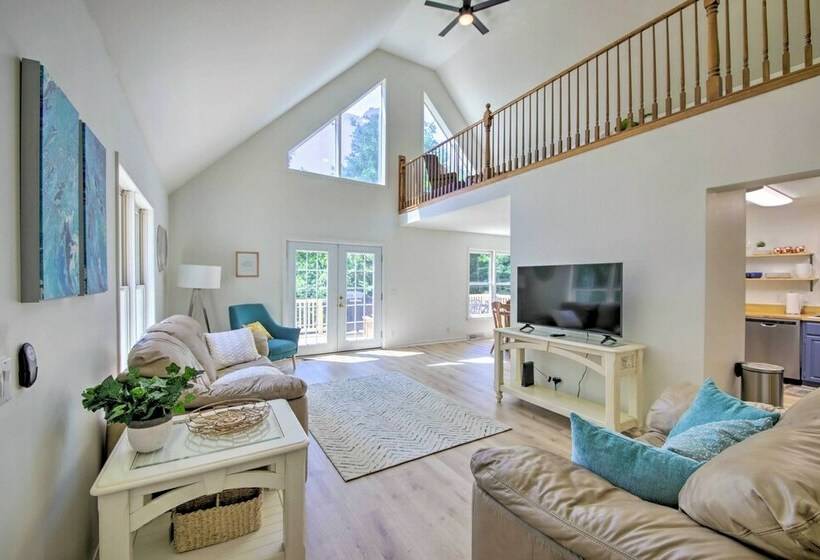 Modern Eckerty Home W/ Deck On Patoka Lake!