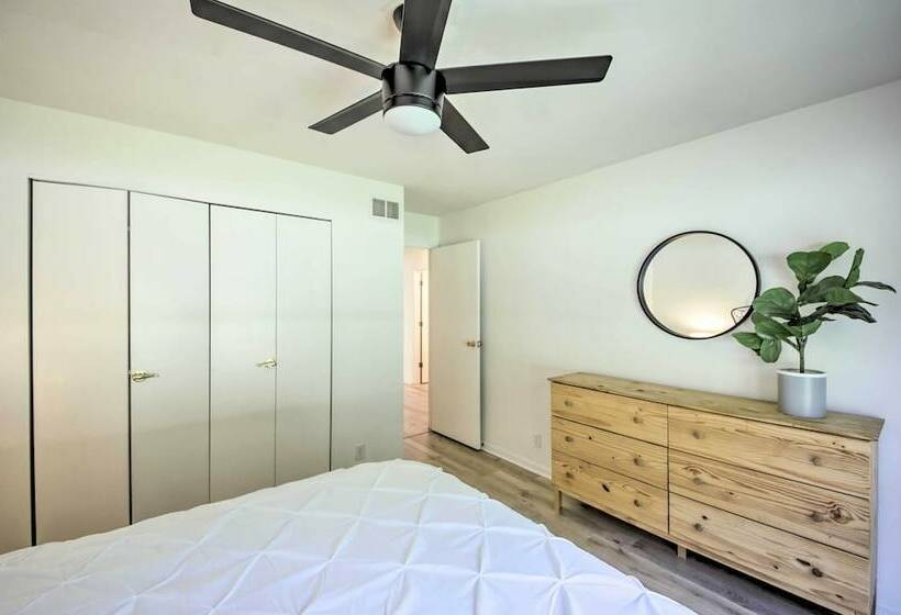 Modern Eckerty Home W/ Deck On Patoka Lake!