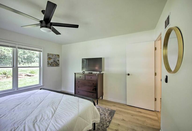 Modern Eckerty Home W/ Deck On Patoka Lake!