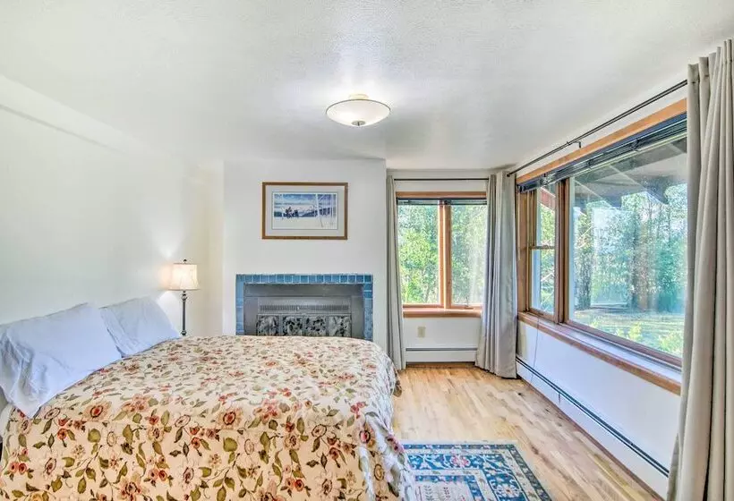 Moose Park Lodge  Charming Walden Retreat!