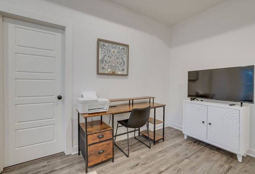 Newly Built Bella Vista Home Near Lakes