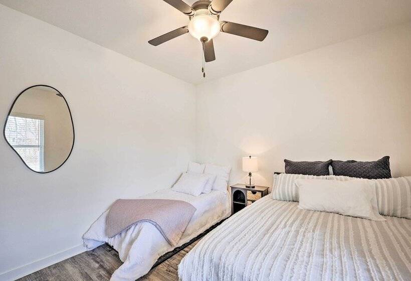 Newly Built Bella Vista Home Near Lakes