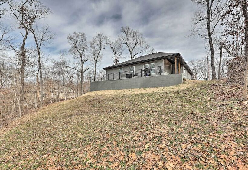 Newly Built Bella Vista Home Near Lakes