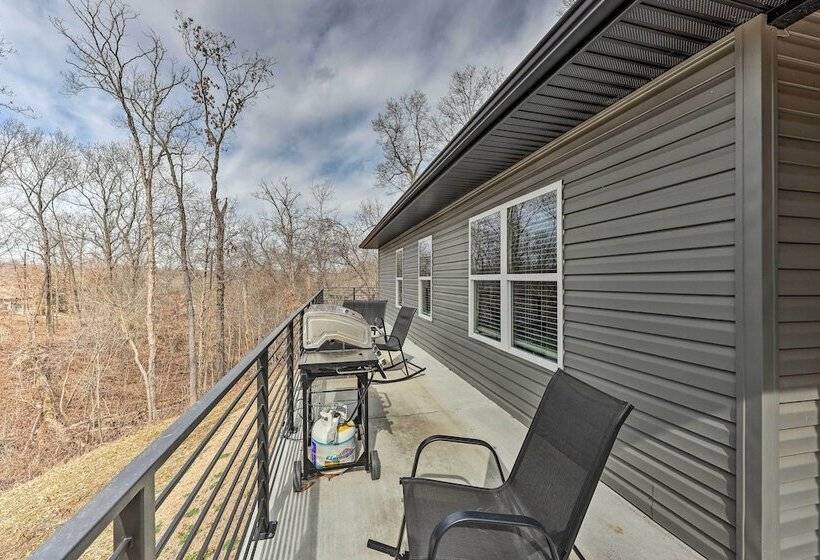 Newly Built Bella Vista Home Near Lakes