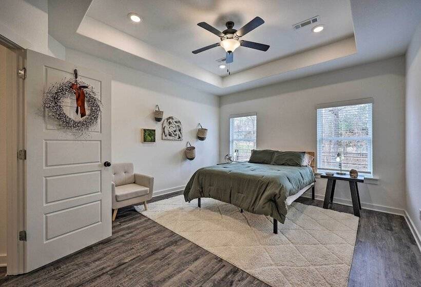 Newly Built Bella Vista Home Near Lakes