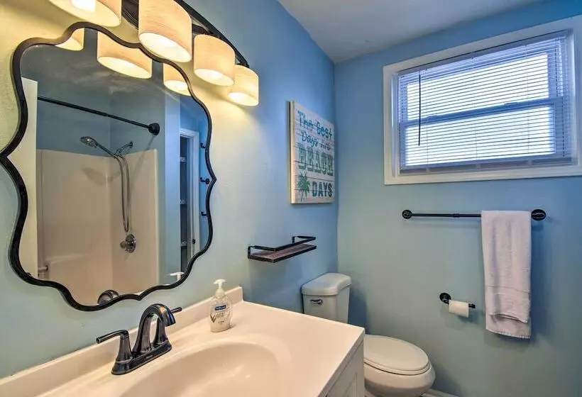 Oceanfront Retreat W/ Holden Beach Access!