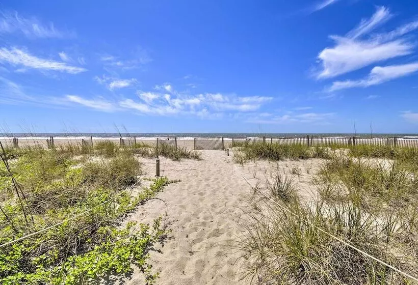 Oceanfront Retreat W/ Holden Beach Access!