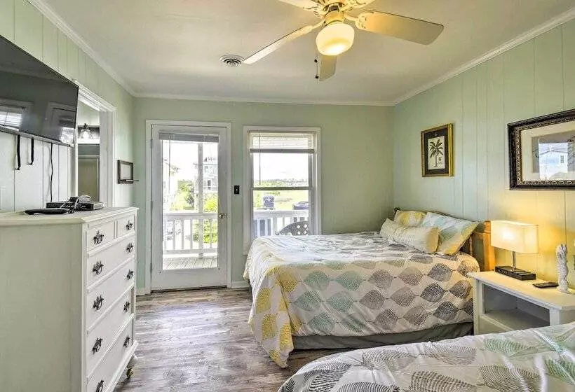 Oceanfront Retreat W/ Holden Beach Access!