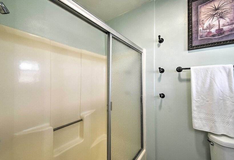 Oceanfront Retreat W/ Holden Beach Access!