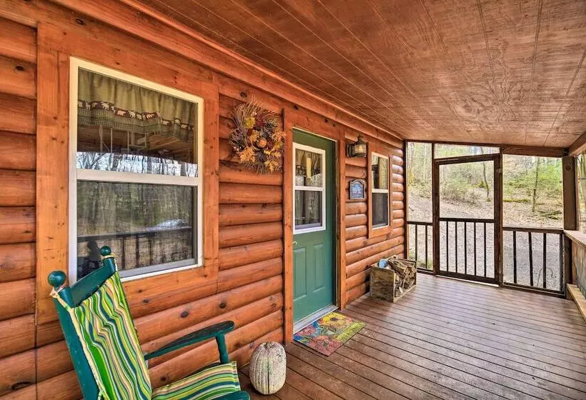 Peaceful Mountain City Cabin W/ Porch & Fire Pit