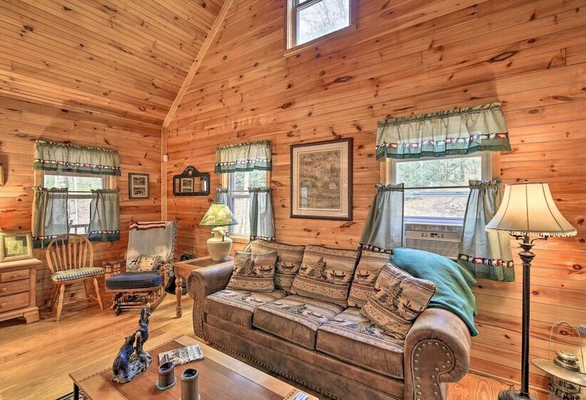 Peaceful Mountain City Cabin W/ Porch & Fire Pit